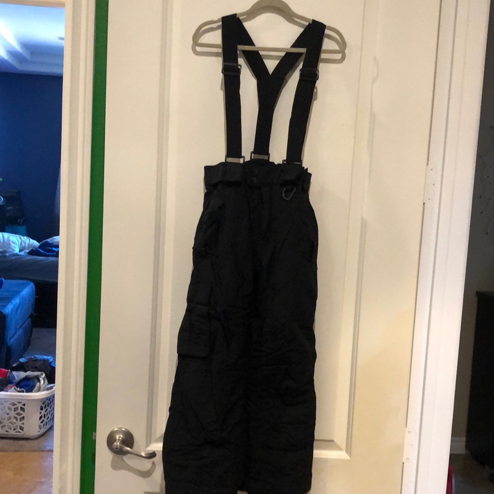 Youth snow pants  bib adjustable shoulders adjustable waist size 10
